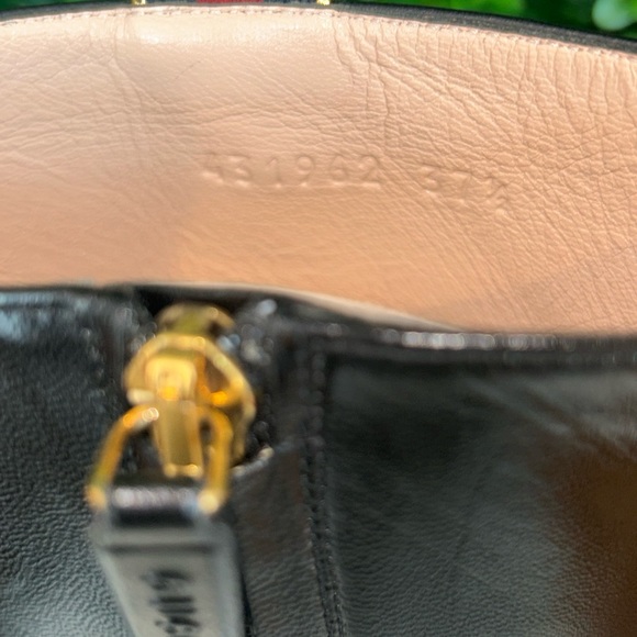 GUCCI BLACK BOOTS….37+(7.5) These boots are classic, love the gold buttons. - Picture 5 of 10